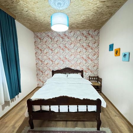Odo'S Guest House Мартвили Екстериор снимка