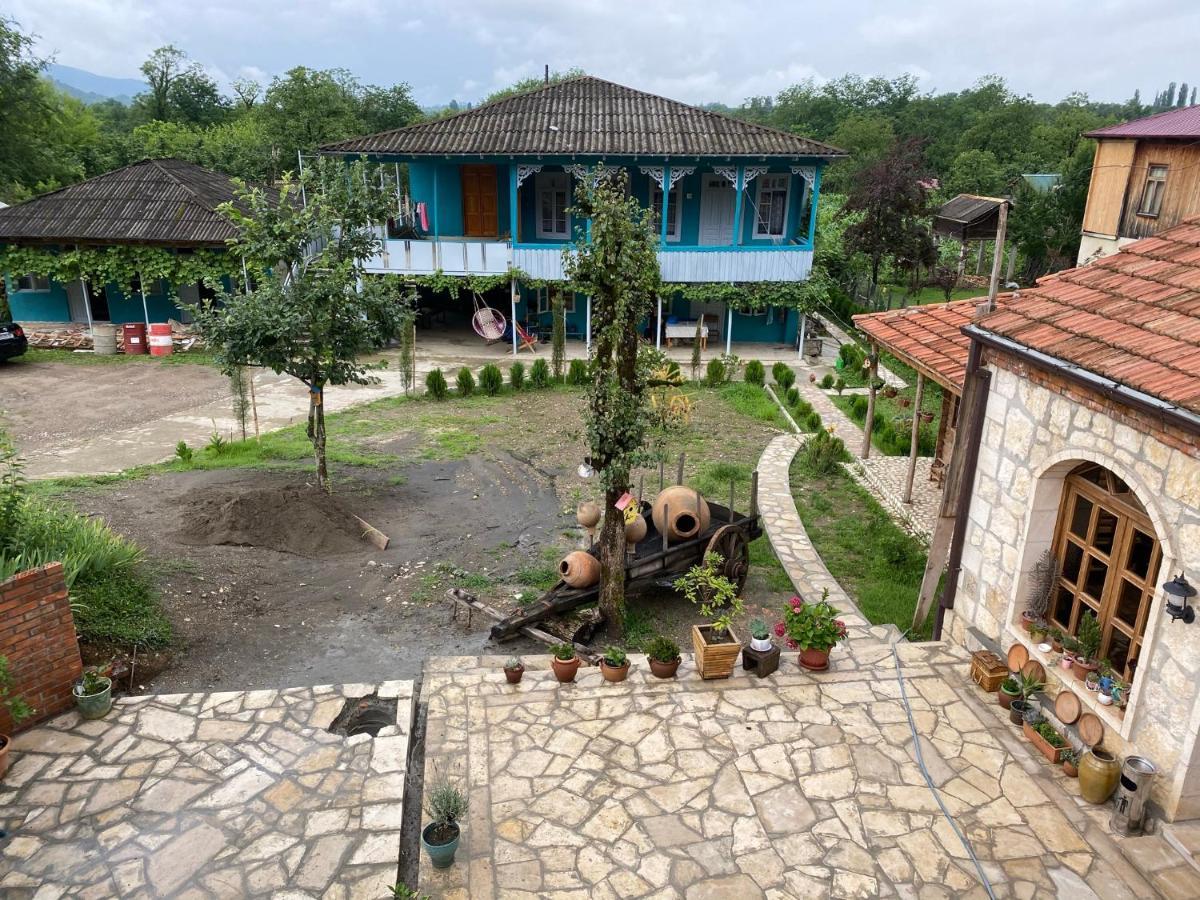 Odo'S Guest House Мартвили Екстериор снимка