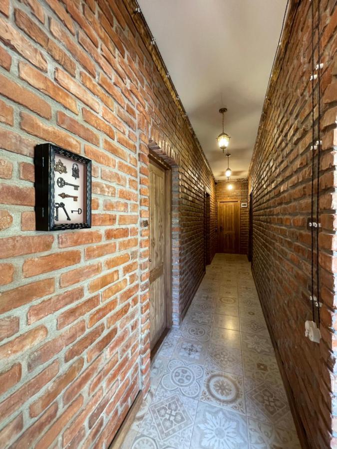 Odo'S Guest House Мартвили Екстериор снимка