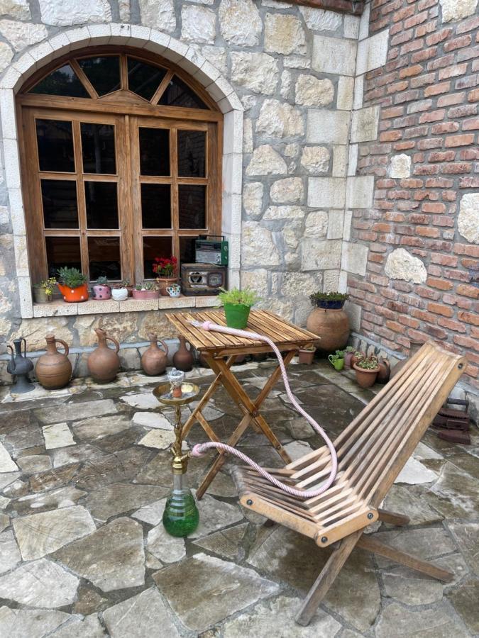 Odo'S Guest House Мартвили Екстериор снимка