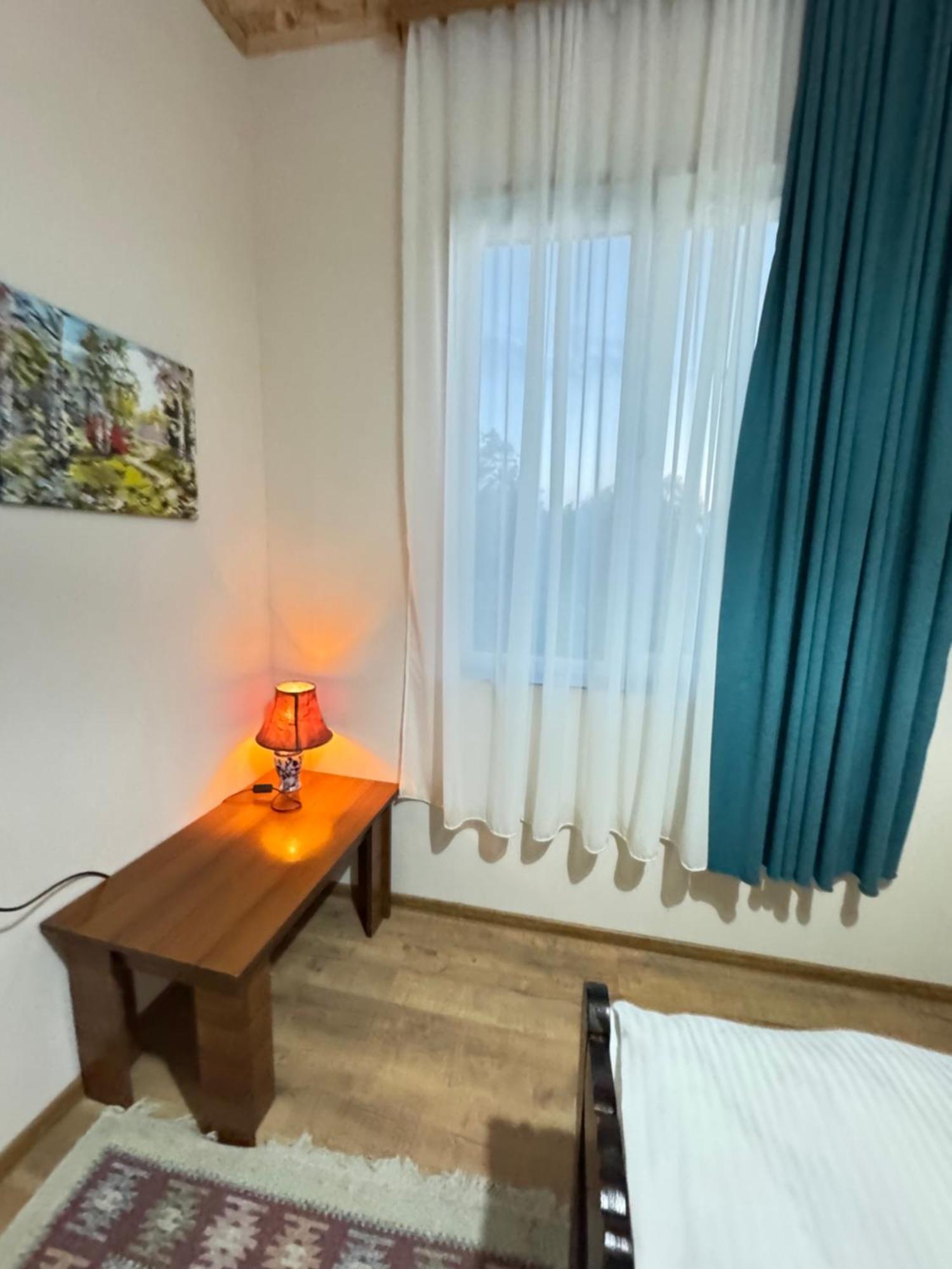 Odo'S Guest House Мартвили Екстериор снимка