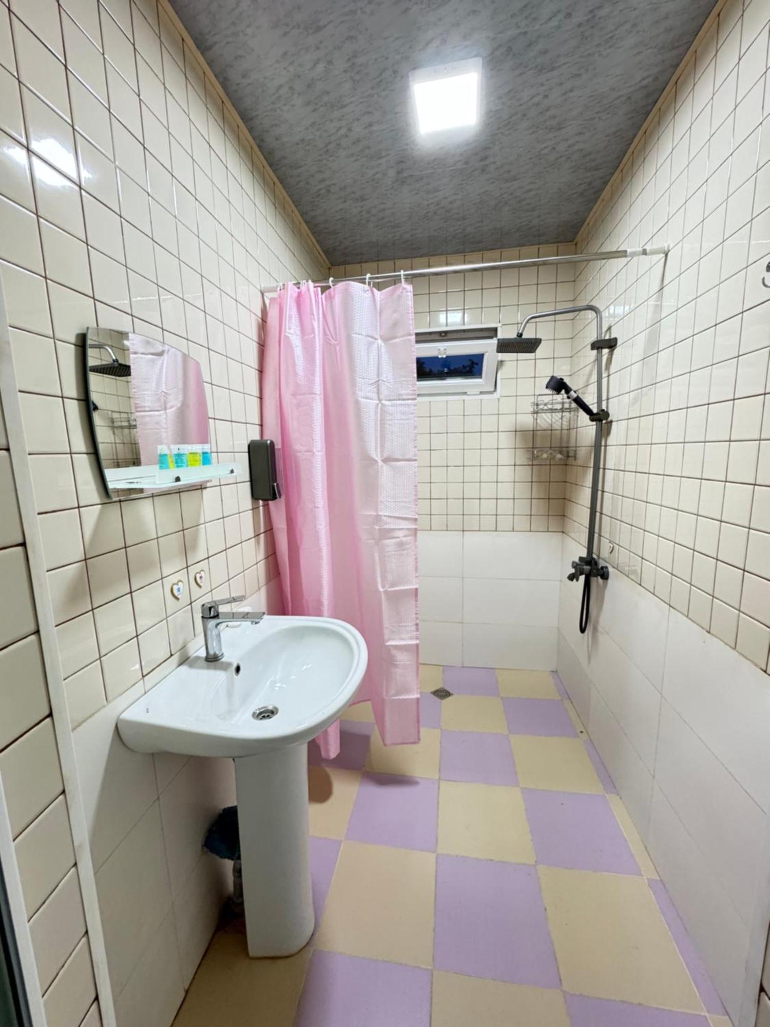 Odo'S Guest House Мартвили Екстериор снимка
